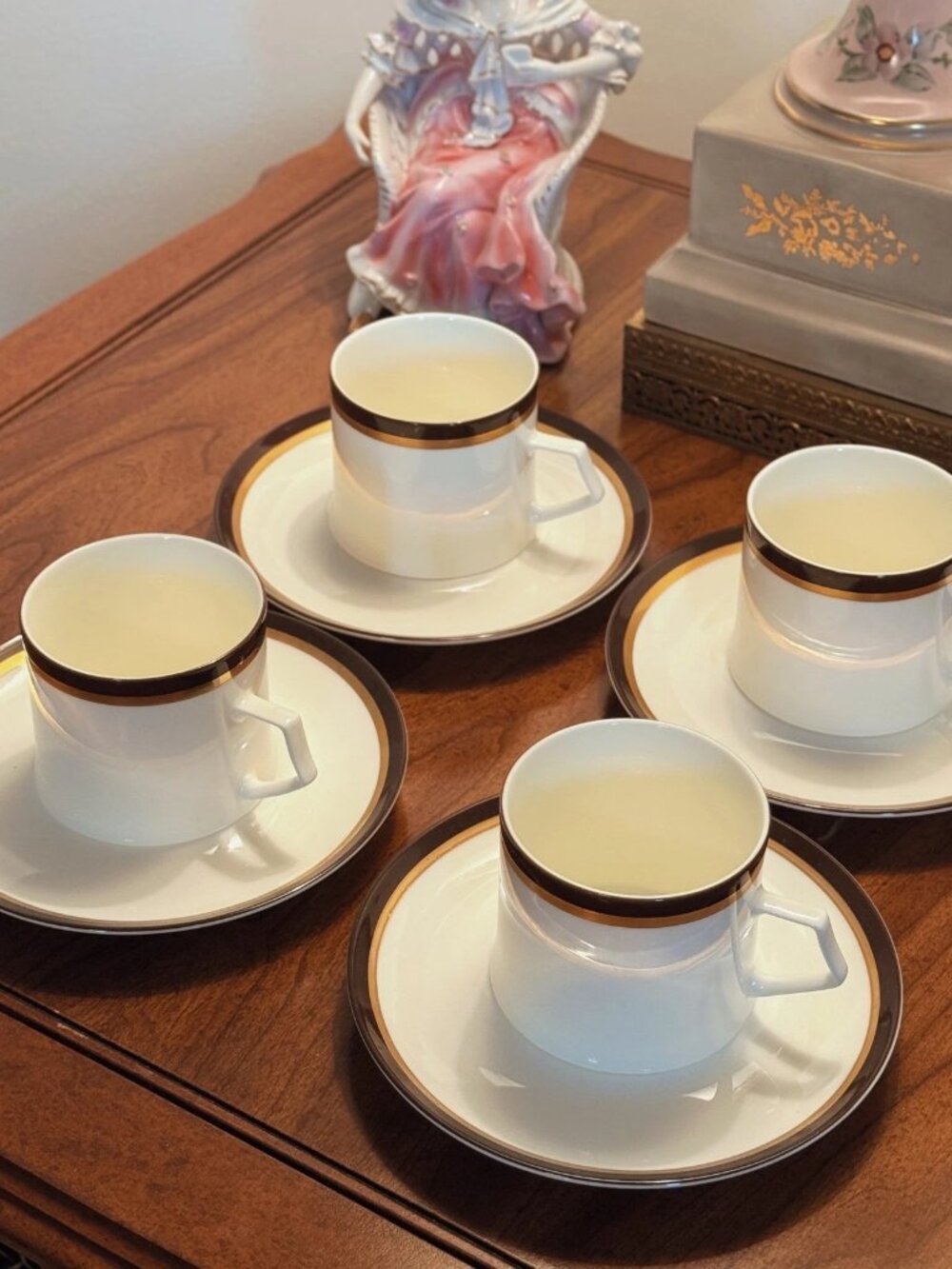 Mikasa Goldring A5-178 Teacup Saucer Set